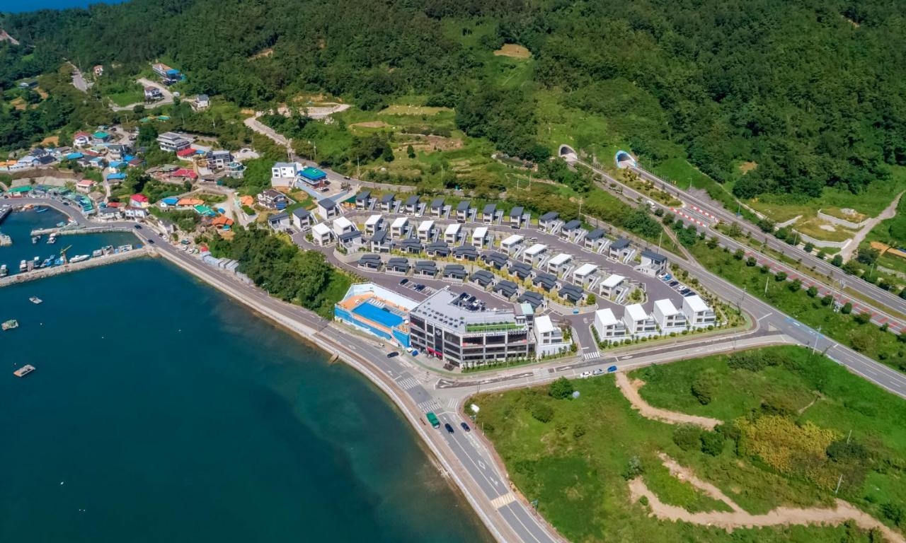 Arte Resort Spa&Pool Villa Sacheon Esterno foto